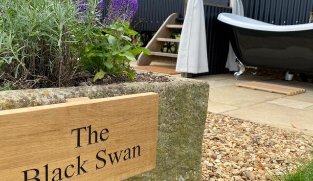 The Black Swan Shepherd Hut