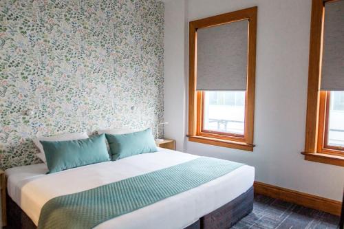The Cambridge Hotel & Backpackers