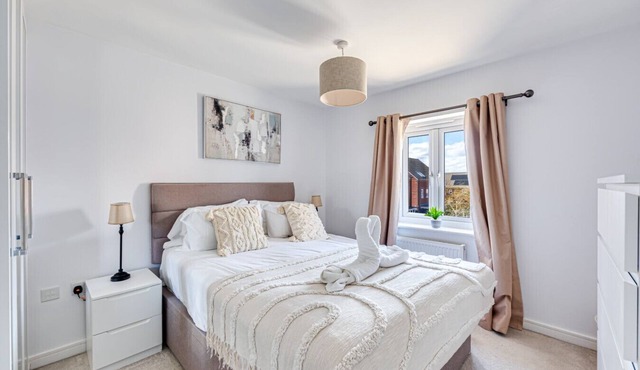 The Coach House Aircon 60` Smart TV Driveway Parking Garden Fast Wifi Yoko Property