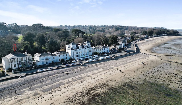 The Cove is located on the seafront in the desirable village of Seaview.