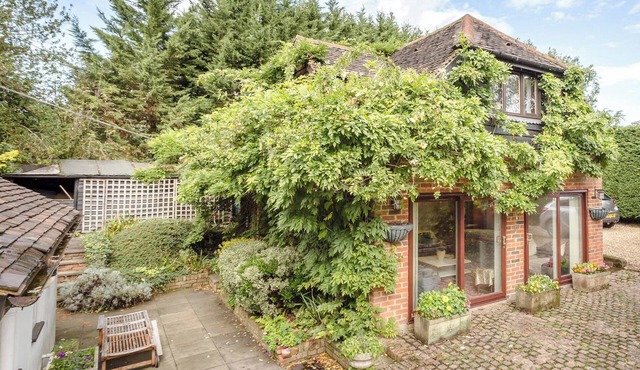The Gamekeepers Lodge-UK33650