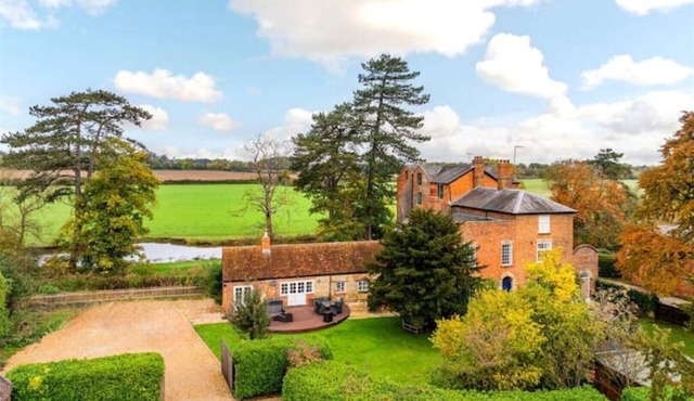 The Mill – Historic Home with Hot Tub, Sleeps 12