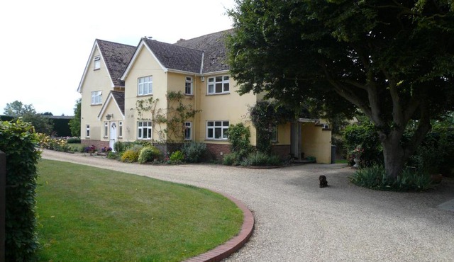 The Newnham White House