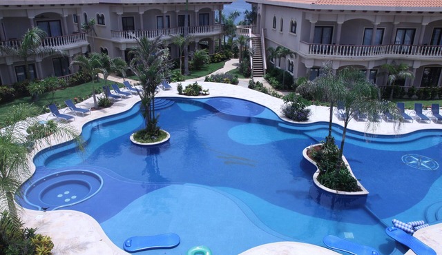 The SandBarr - Luxury Ocean Front 3 Bed/3 Bath Villa with private roof top pool