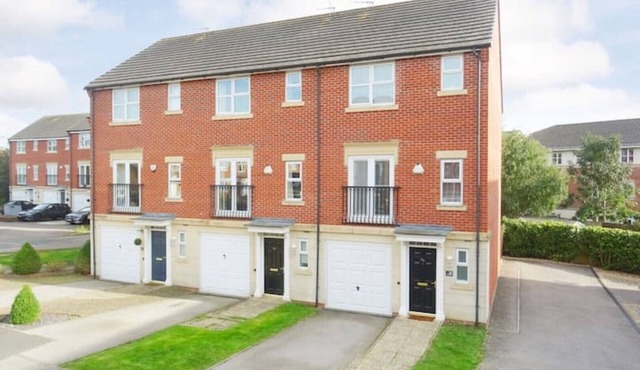 The Town House, sleeps 7, whole house