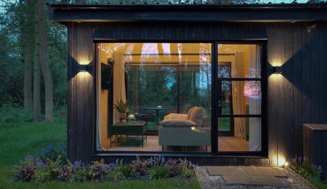 The Woods - Luxury cabin in a woodland setting