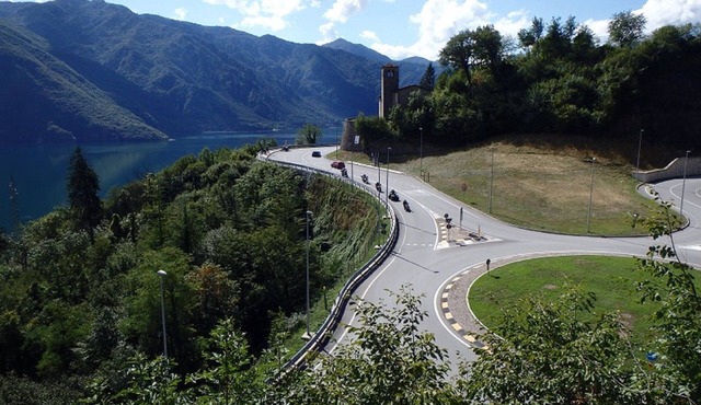 Three-room apartment 4 beds terraces garage wifi Lake Garda