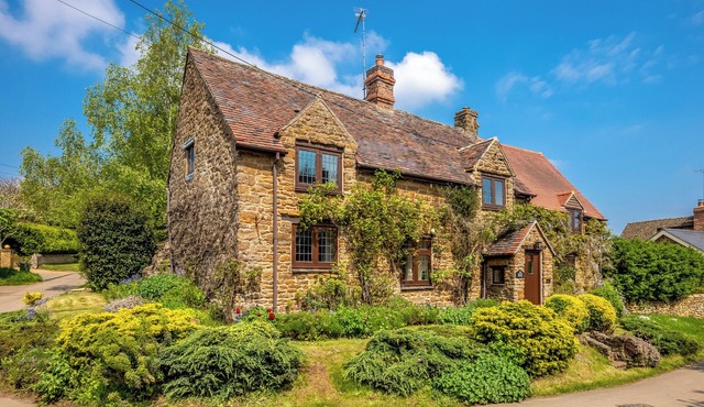 Tom Callows Gorgeous Cottage Oxfordshire