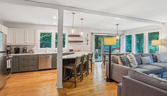 Topnotch 384D: 3 br, fireplace, a/c, sauna, resort amenities!