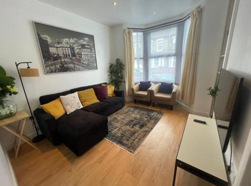 Tottenham - Sleeps 10 - Garden - Near Transport