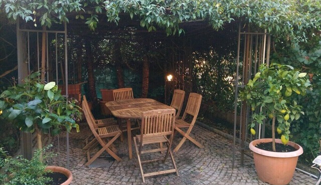 Traditional Independent Two-Level Home with Garden, Steps from the Lake
