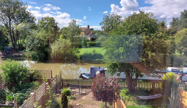 Tranquil Northampton Retreat