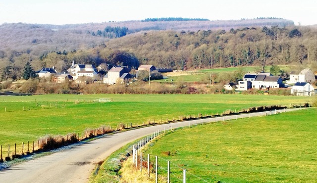 Tranquil Retreat in Hamoir, Belgium - Perfect for Families & Friends