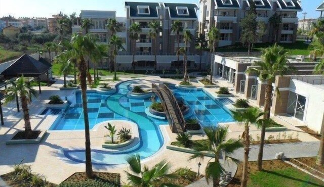 Tropicana H3 , Spacious 2 bed floor home that comfortably sleeps 4 plus sofa