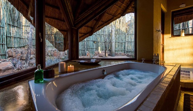 Tshwene Lodge
