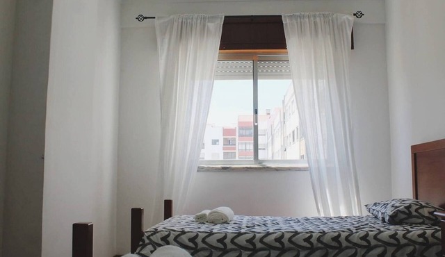 Twin Room 2 In Sintra Massamá Next To Train Station
