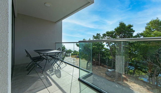 Two bedroom apartment with a swimming pool Brela, Makarska (A-19834-f)