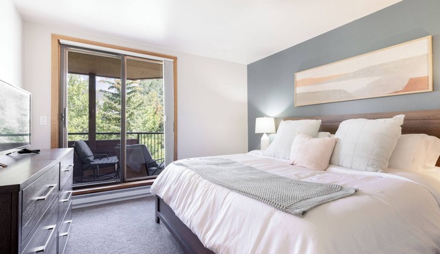 Two Bedroom Condo Located on Lake Dillon