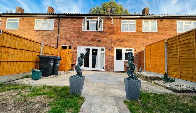 UK Spacious accommodation for up to five guests in a single home.