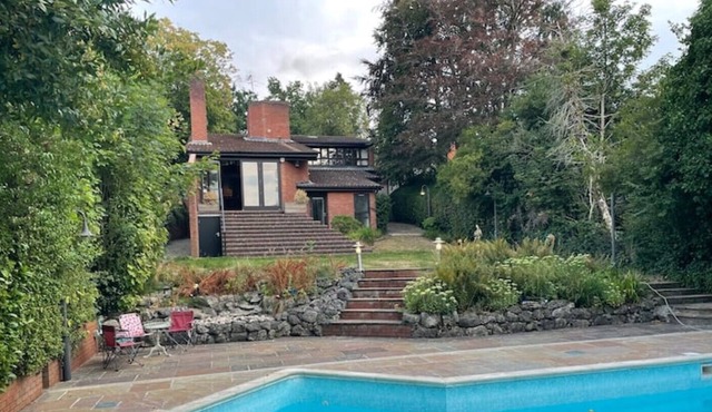 Unique Cottage with Swimming Pool & Hot Tub