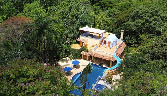 Unique Jungle Villa Farm next to Santa Teresa & Montezuma