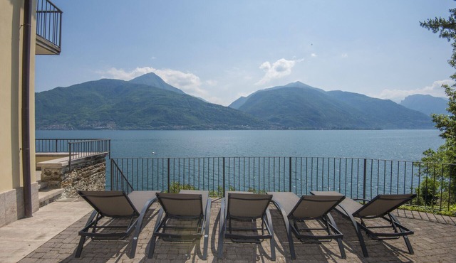 Unique Lakefront Villa On Lake Como! Ideal for a family or a group of friends