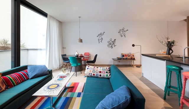 Unit 6 - Colorful Smart Home Triplex Private Garden & Parking