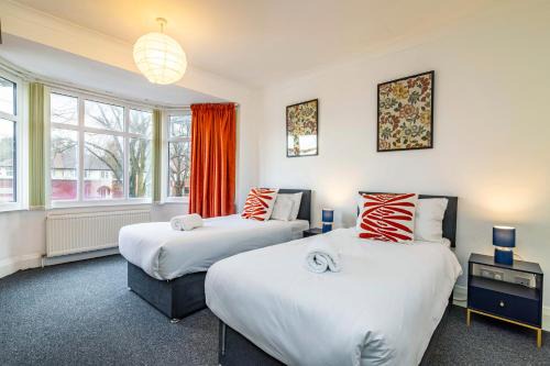 University View-Off-Street Parking-Sleeps 8-Fast WiFi