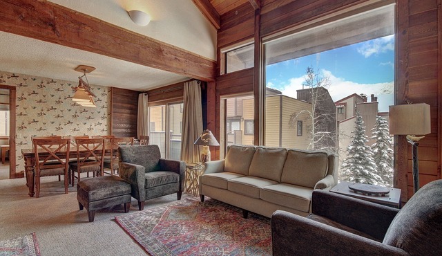 Updated 3-Bedroom Condo with Superbee Lift Access & Hot Tub in East Village