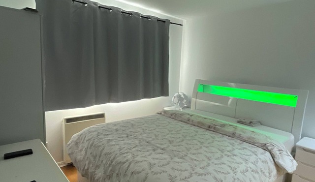 UPPAMOST luxury home,One room, in share house.