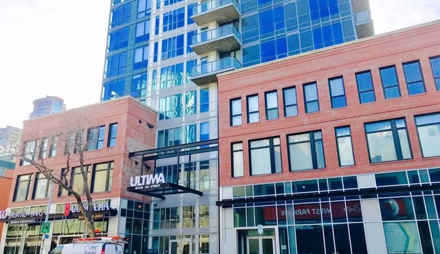 Upscale Condo in the Heart of the Ice District