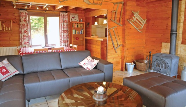 Vacation home Le Miroir is located on top of a hill near Durbuy, the smallest town in the world.