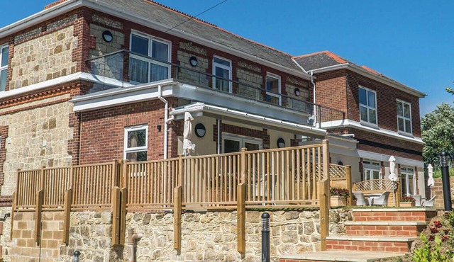 Vectis Holiday Homes, Modern, spacious apartment, great location, free WIFI
