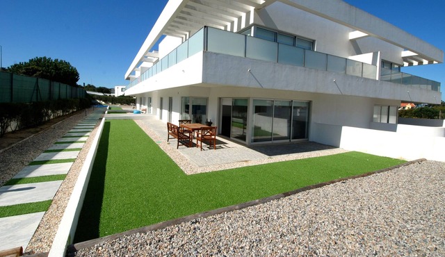 Verde - 2 bedroom apartment in complex with pool, play area and tennis court