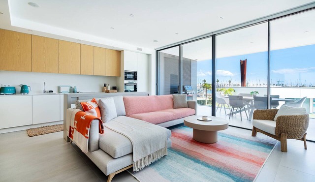 Vibrant Marina Luxury Apartment in Lagos