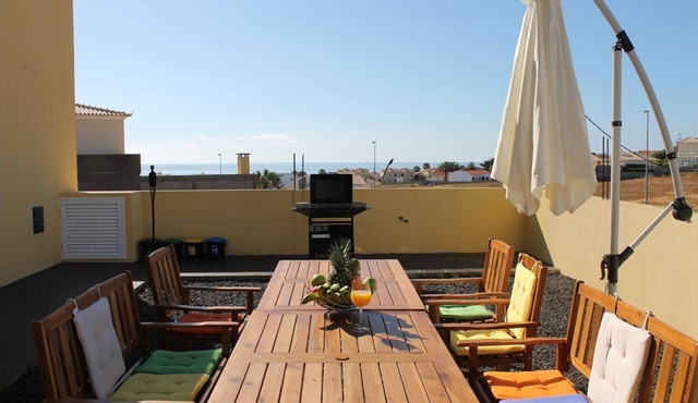 Vila dos Anjos - Three Bedroom House, Sleeps 6