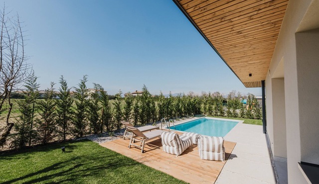 Villa 'Artylino' with Private Pool, Wi-Fi and Air Conditioning
