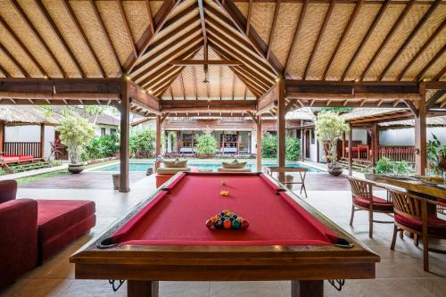 Villa Cira - 5BR Spacious Private Villa with Pool in Seminyak