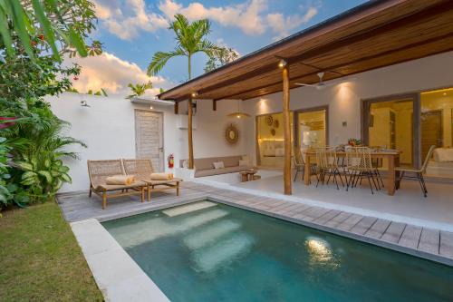 Villa Diana 2 - Private 2BR Villa near Nyanyi Beach & Luna Beach Club