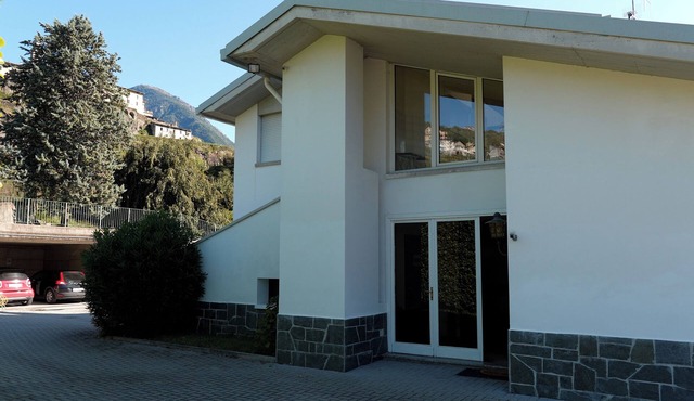 Villa Diego - B&B surrounded by greenery, a stone's throw from the center