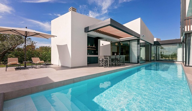 Villa Elementa Castelier (100151-K1) - Kastelir