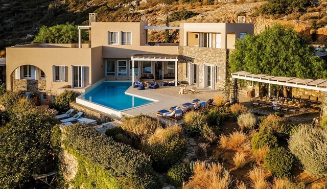 Villa Elounda - Eight Bedroom Villa, Sleeps 17