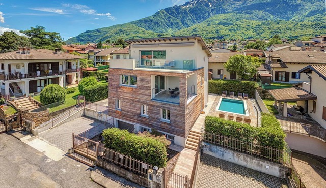 VILLA FAMILY COLICO WITH POOL