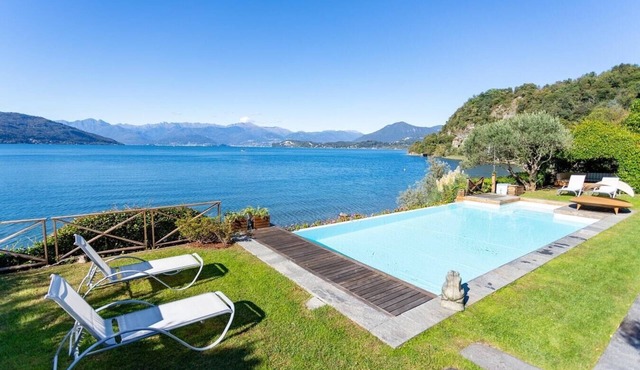 Villa Gisella - Lake front villa