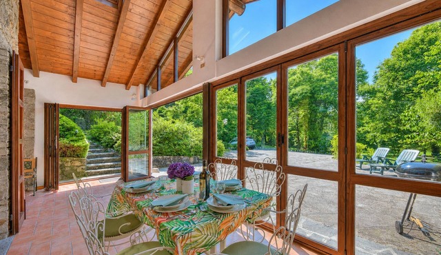 Villa Il Castagno: Few min From Beach, 2BR (Sleeps 6), Castelveccana, Italy