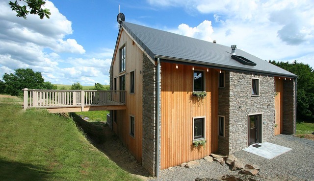 Villa in Nadrin with Pool & Nature Views
