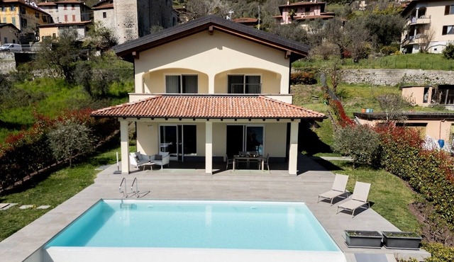 Villa Incanto a spectacular Villa with view of the lake and mountains