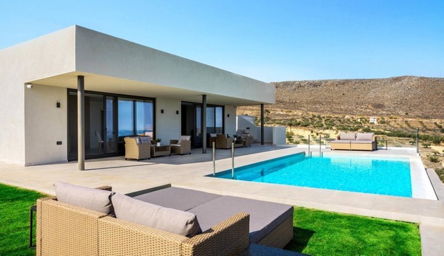 Villa Kamelia with pool