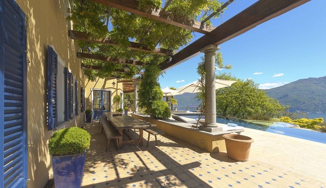 Villa Le Camelie - Seven Bedroom Villa, Sleeps 14
