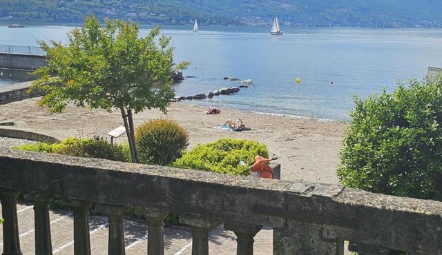 Villa Maria 2, Lakefront Art Villa on Lake Maggiore